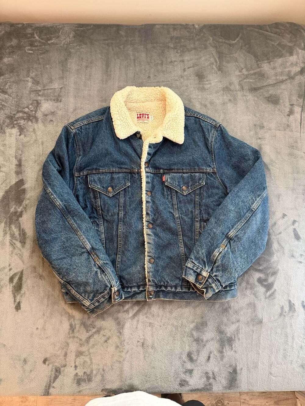 Vintage 1980 Levi's Sherpa Lined Denim Trucker Jacket Size 44R Made in USA